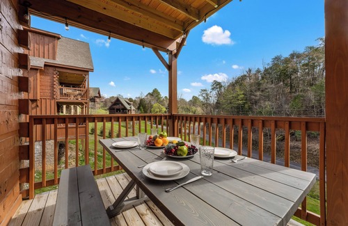 Sevierville Cabin | Couples Refuge by Ghosal Luxury Lodging