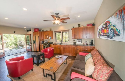 Three Rivers Apartment | Couples Retreat at The Annex Suite w/River Access - 7 Minutes to the Sequoia's!