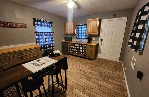 Crestline Cabin | Couples Retreat on the River