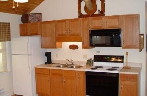Marble Cabin | Couples Retreat with Incredible Mountain Views!