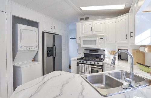 Kawartha Lakes Cottage | Couple’s Romantic & Adventure Retreat on the Water in the Forest