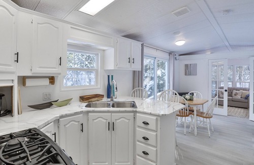 Kawartha Lakes Cottage | Couple’s Romantic & Adventure Retreat on the Water in the Forest