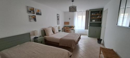 Les Grandes-Loges Bed & Breakfast | COUR LA DAME chez Béatris et Christophe Janson
