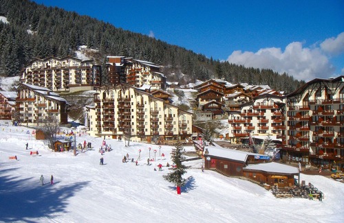 La Perriere Apartment | Courchevel La Tania: Savoyarde apartment right on the piste.