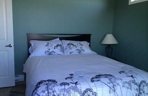 Courtenay Cottage | Courtenay Walk-On Waterfront Cottage (B) At Udina Bay in the Comox Valley