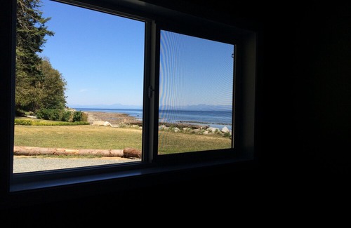 Courtenay Cottage | Courtenay Walk-On Waterfront Cottage (B) At Udina Bay in the Comox Valley