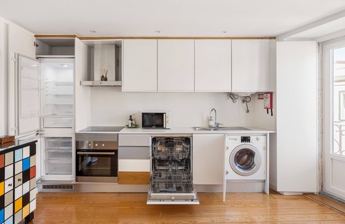 Sacramento Apartment | Courtesy Chiado STYLISH & SUNNY
