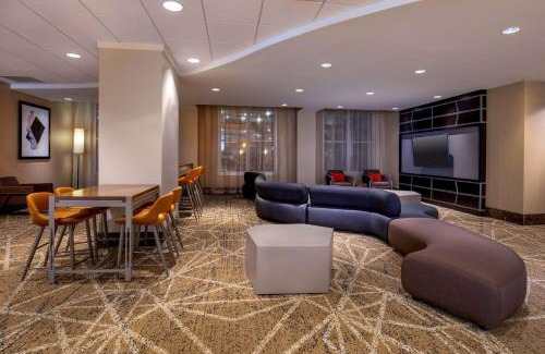 Peachtree Center Hotel | Courtland Grand Hotel, Trademark Collection by Wyndham former Sheraton Atlanta