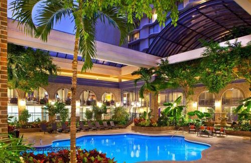Peachtree Center Hotel | Courtland Grand Hotel, Trademark Collection by Wyndham former Sheraton Atlanta