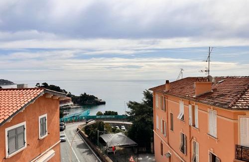 Roquebrune-Cap-Martin Apartment | Courts & Coasts few steps from Tennis courts, Country Club and Montecarlo Beach