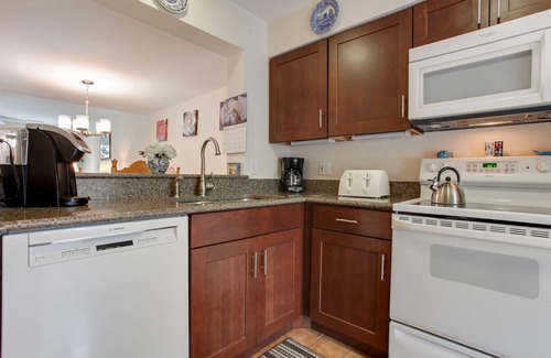 Hilton Head Island House | Courtside 105 - Charming Updated Forest Beach Townhouse