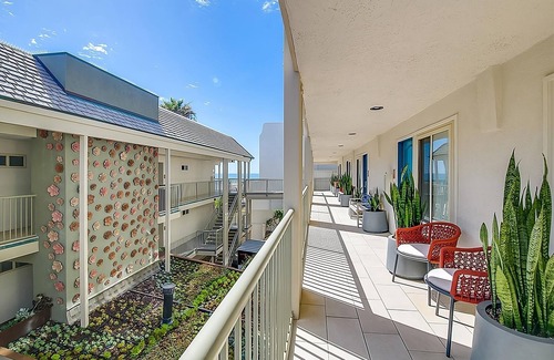 Carlsbad Village House | Courtyard 2 Double at Beach Terrace, Outdoor Pool, Beachfront Property