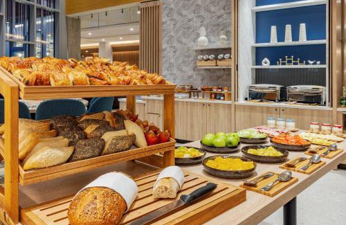 Roissy-en-France Hotel | Courtyard by Marriott Paris Charles de Gaulle Central Airport