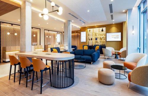 Roissy-en-France Hotel | Courtyard by Marriott Paris Charles de Gaulle Central Airport