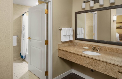 Mount Pleasant Hotel | Courtyard by Marriott Charleston Mount Pleasant