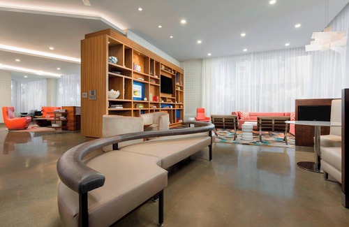 Downtown Hotel | Courtyard by Marriott Santa Monica