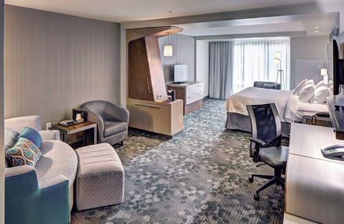 Appleton Hotel | Courtyard by Marriott Appleton Riverfront
