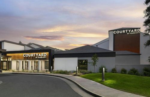 Bakersfield Hotel | Courtyard by Marriott Bakersfield