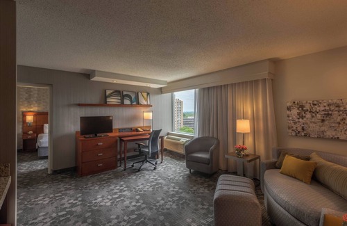 Friendship Village Hotel | Courtyard by Marriott Bethesda/Chevy Chase