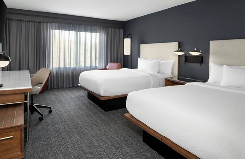 Greenbrier East Hotel | Courtyard by Marriott Chesapeake