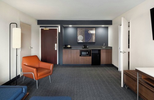 Greenbrier East Hotel | Courtyard by Marriott Chesapeake