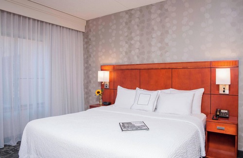 Glenview Hotel | Courtyard by Marriott Chicago Glenview/Northbrook