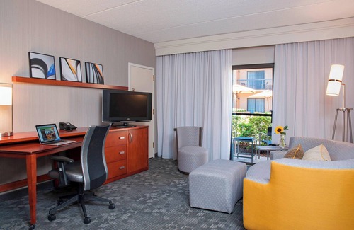 Glenview Hotel | Courtyard by Marriott Chicago Glenview/Northbrook