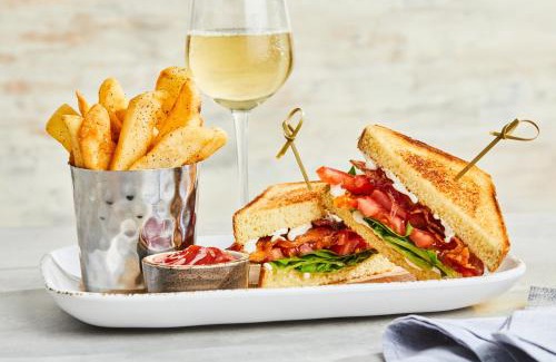 Troy Hotel | Courtyard by Marriott Detroit Troy