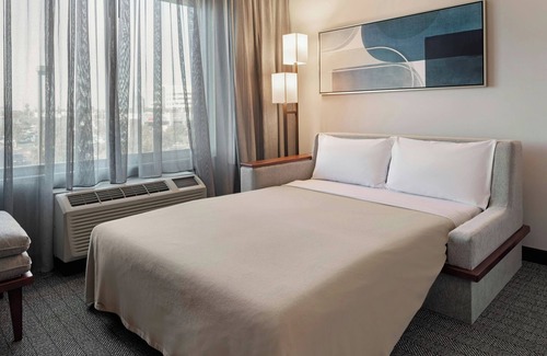 Harbor Hotel | Courtyard by Marriott Long Beach Airport