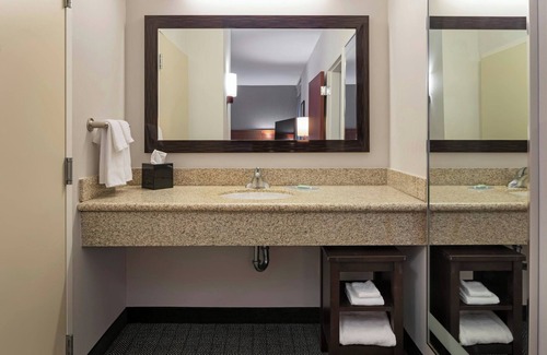 Harbor Hotel | Courtyard by Marriott Long Beach Airport