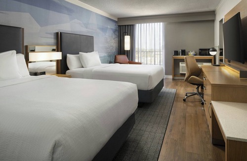 East Village Hotel | Courtyard by Marriott Long Beach Downtown
