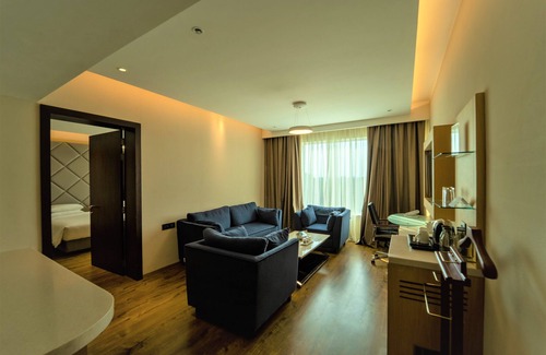 Madurai Hotel | Courtyard by Marriott Madurai