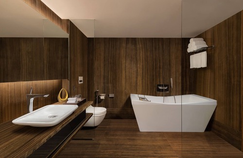 Andheri East Hotel | Courtyard by Marriott Mumbai International Airport