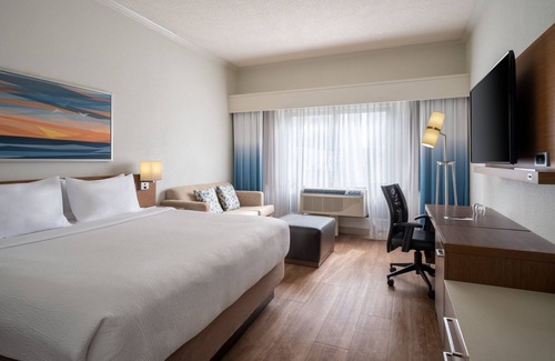 Central Naples Hotel | Courtyard by Marriott - Naples