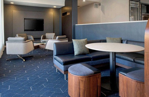 Landover Hotel | Courtyard by Marriott New Carrollton