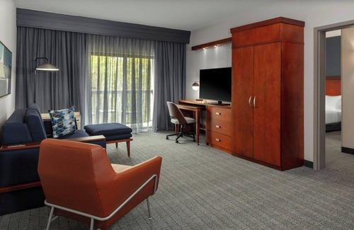 Grapeville Hotel | Courtyard by Marriott Pittsburgh Greensburg