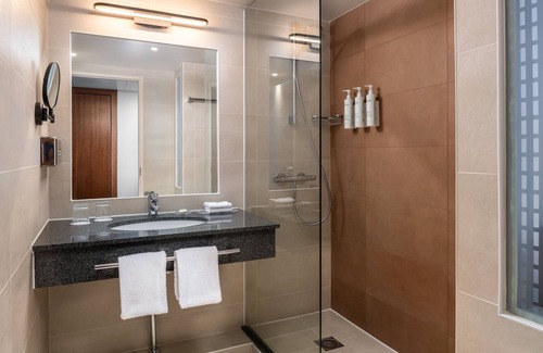 Petit-Colombes Hotel | Courtyard by Marriott Paris La Defense West - Colombes