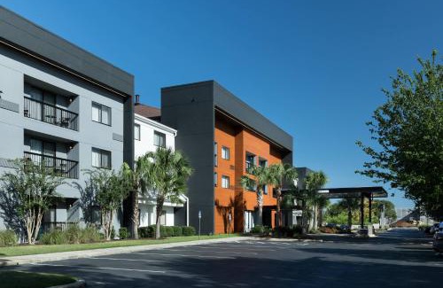 Ferry Pass Hotel | Courtyard by Marriott Pensacola