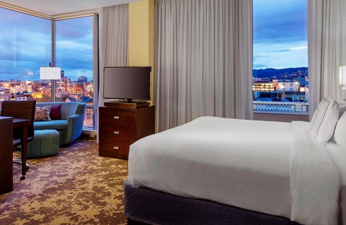 Downtown Portland Hotel | Courtyard by Marriott Portland City Center