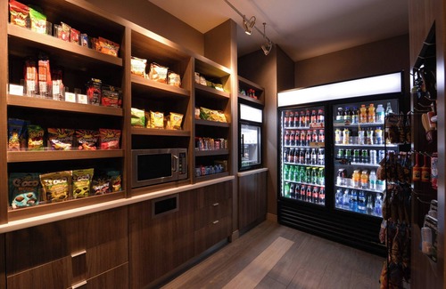 North Industrial Hotel | Courtyard by Marriott Saskatoon Airport