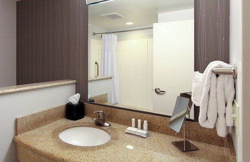 Salina Hotel | Courtyard by Marriott Salina