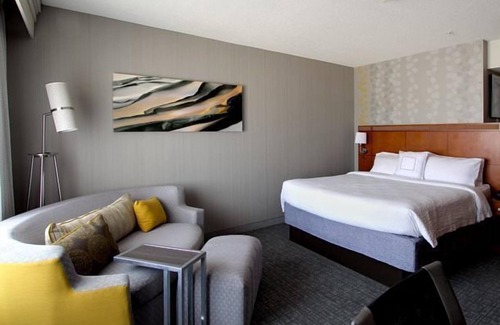 Salina Hotel | Courtyard by Marriott Salina
