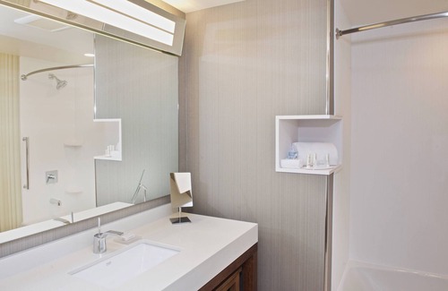Port Gardner Hotel | Courtyard by Marriott Seattle Everett Downtown