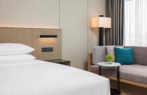 Lougang Hotel | Courtyard by Marriott Shenzhen Bao'an