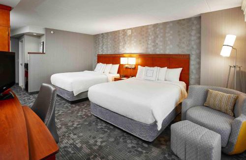Steeles Industrial Hotel | Courtyard by Marriott Toronto Brampton