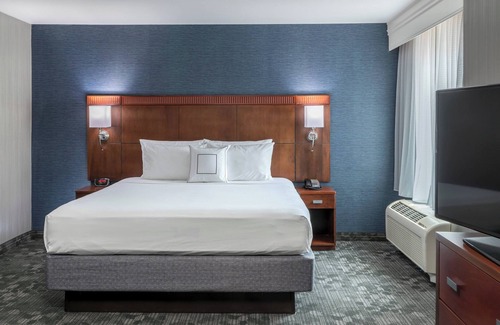 West Orange Hotel | Courtyard by Marriott West Orange