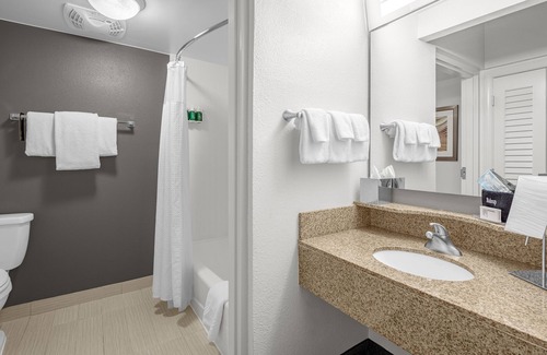 Wilmington Hotel | Courtyard by Marriott Wilmington/Wrightsville Beach