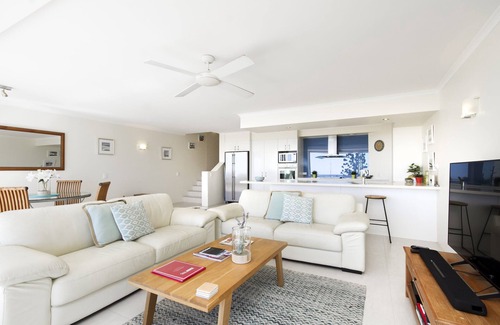 Noosa Heads Apartment | Courtyard Charm: Ocean Views, Little Cove