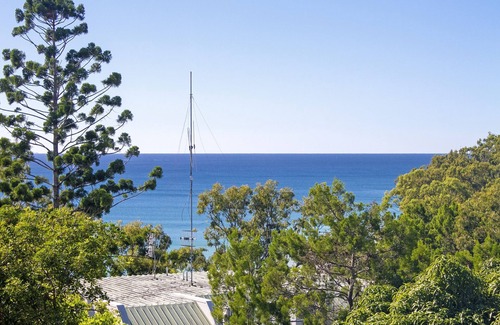 Noosa Heads Apartment | Courtyard Charm: Ocean Views, Little Cove