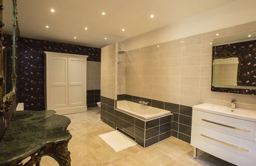 Barbeville Bed & Breakfast | Courtyard Comfort Suite